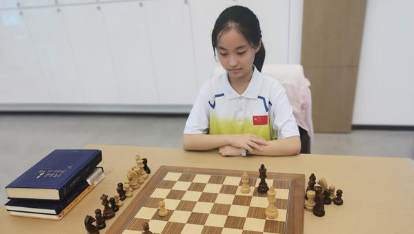 聊城12岁小将夺得国际棋联皇后节冠军